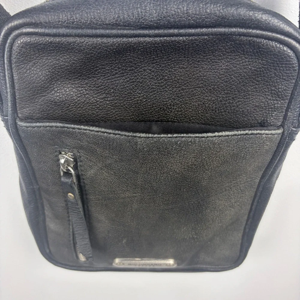Bolongaro Trevor Mens Black Pebbled Leather Crossbody Messenger Bag Small